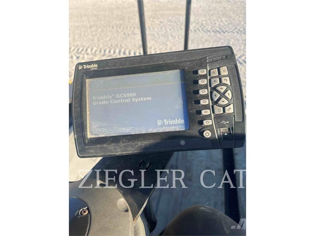 CAT CB15 Compactadores para terra