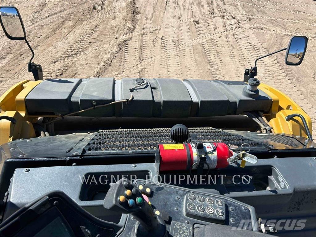 CAT CB16 Espalhadoras de asfalto