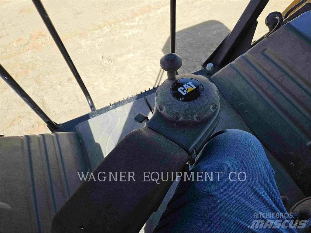 CAT CB16 Compactadores para terra
