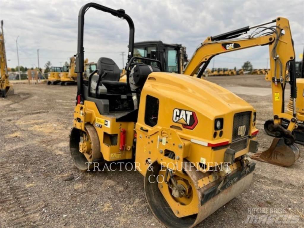 CAT CB2.7 Espalhadoras de asfalto