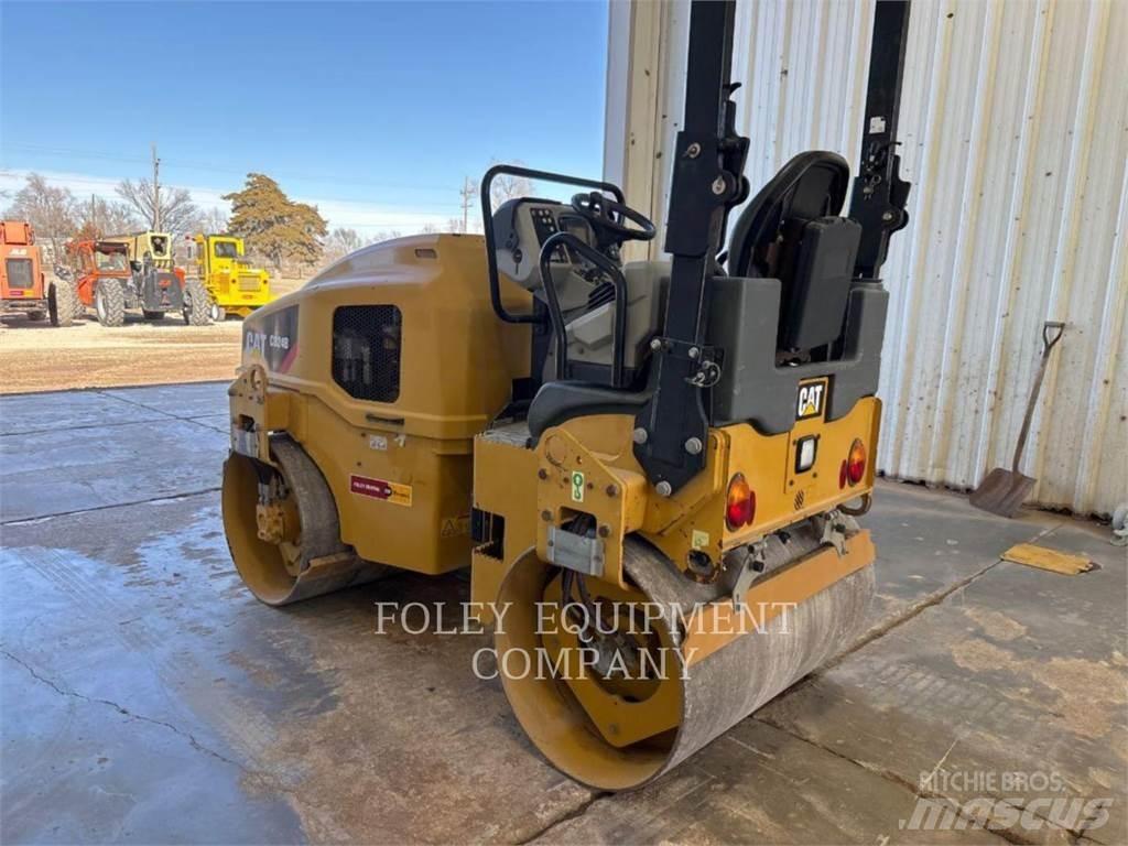 CAT CB24B Compactadores para terra