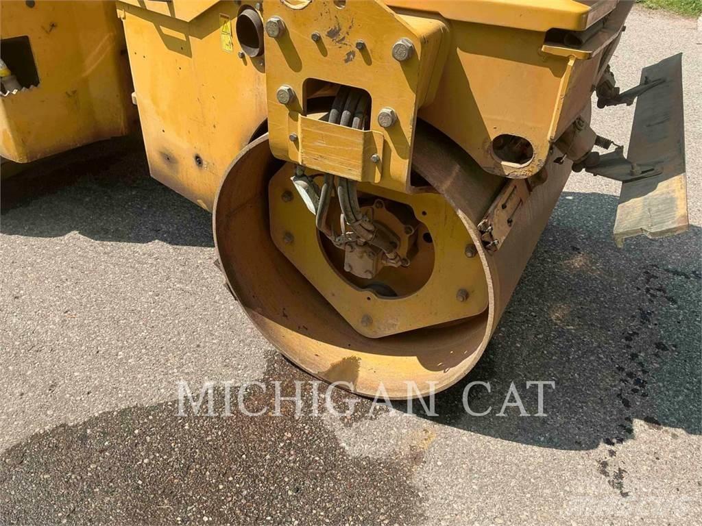 CAT CB24B Cilindros Compactadores monocilíndricos