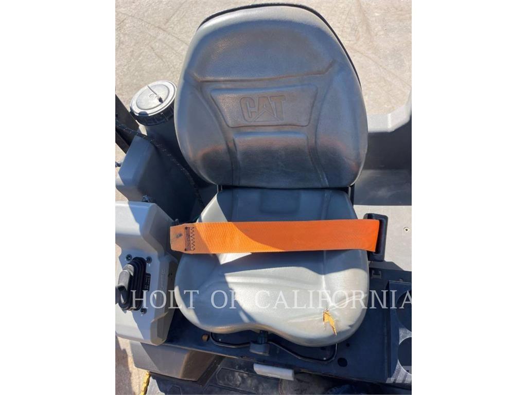 CAT CB4.0 Compactadores para terra