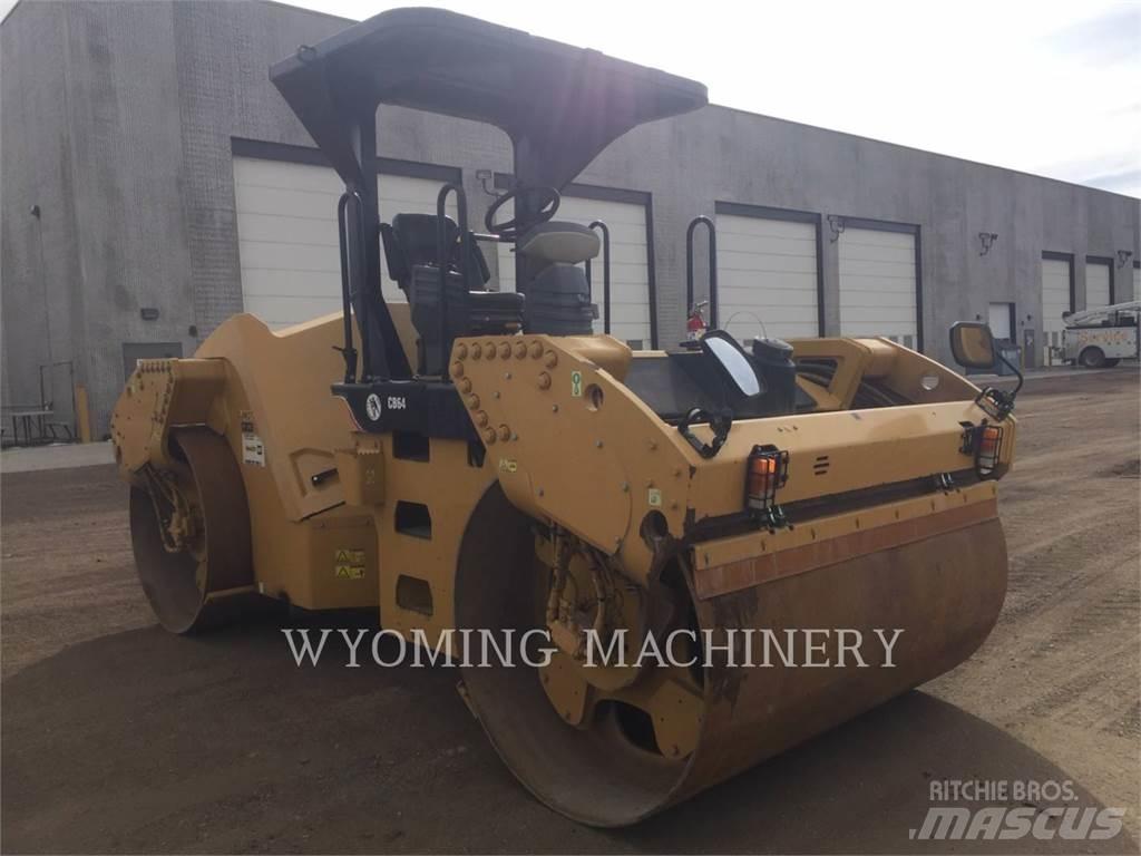 CAT CB64 Compactadores para terra