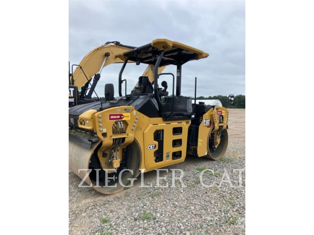 CAT CB7-02 Compactadores para terra