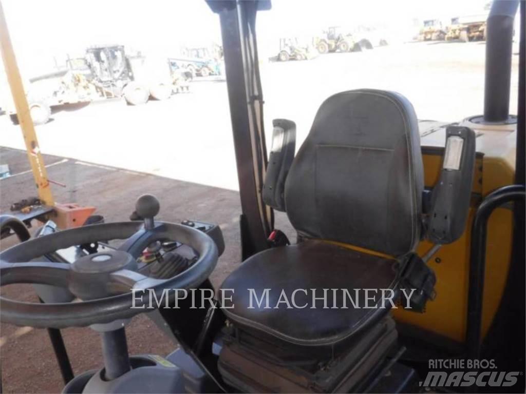 CAT CP44 Cilindros Compactadores monocilíndricos