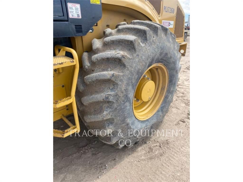 CAT CP56B Espalhadoras de asfalto