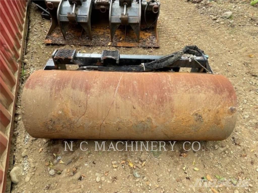 CAT CV117 Minicarregadeiras