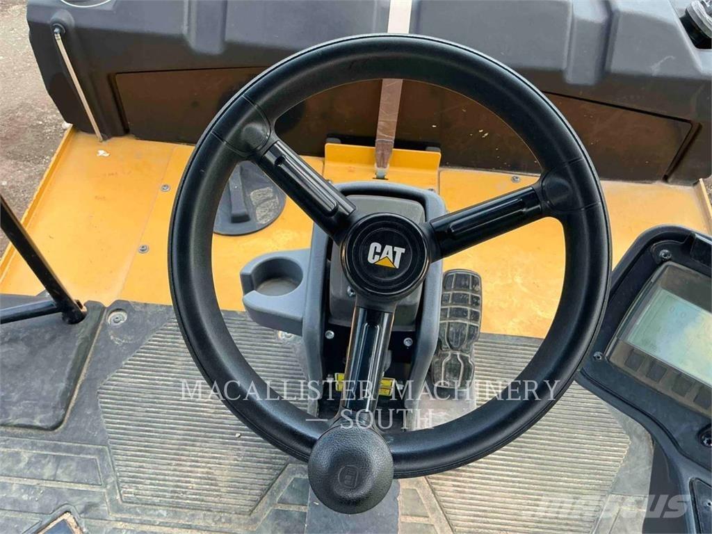 CAT CW16 Cilindros Compactadores de pneus
