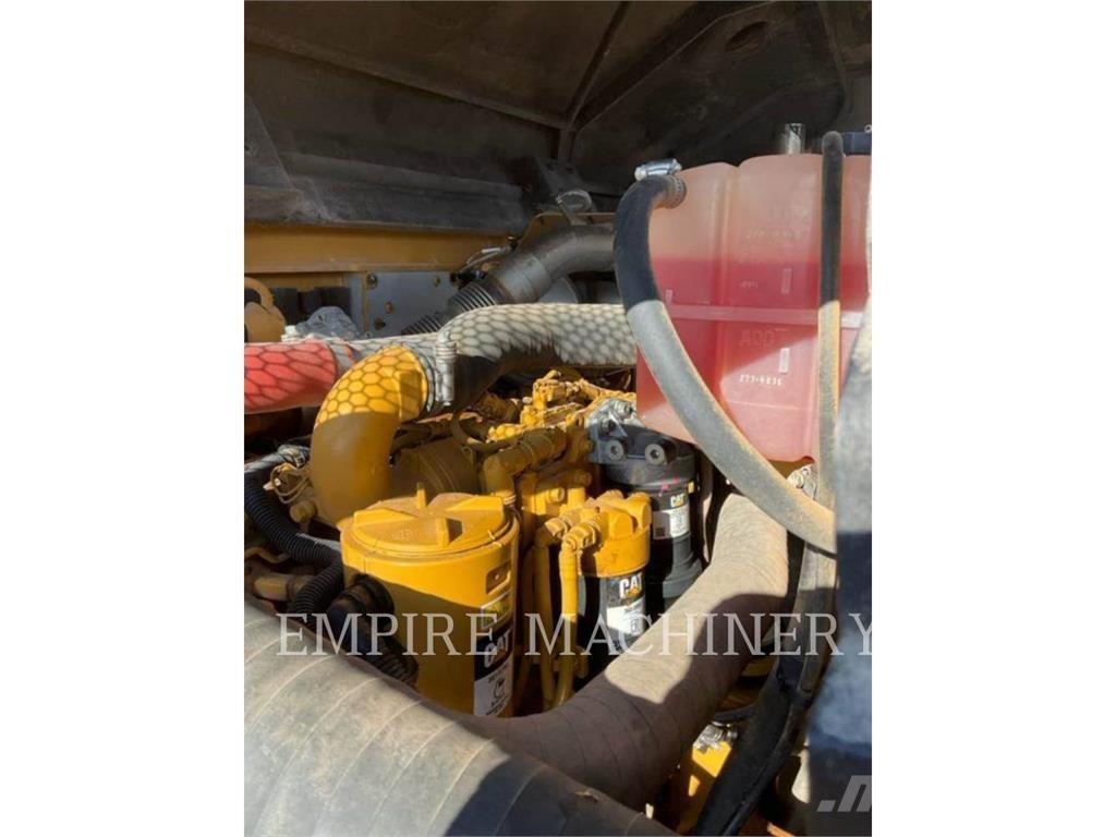 CAT CW34 Cilindros Compactadores de pneus