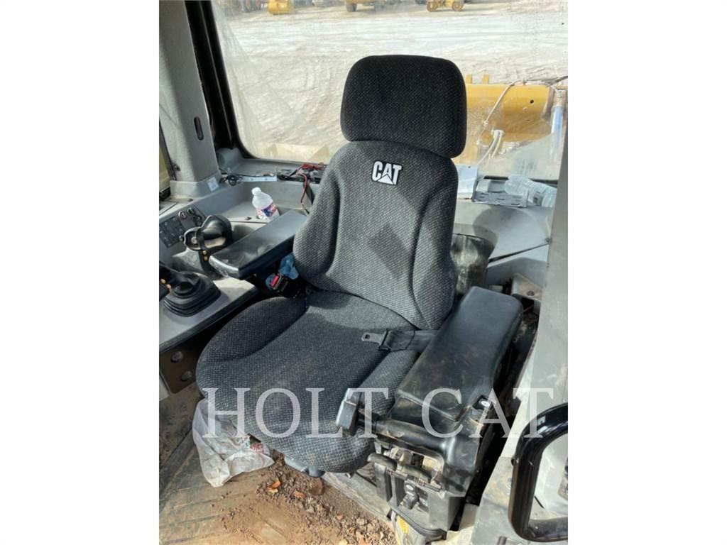 CAT D10T Dozers - Tratores rastos