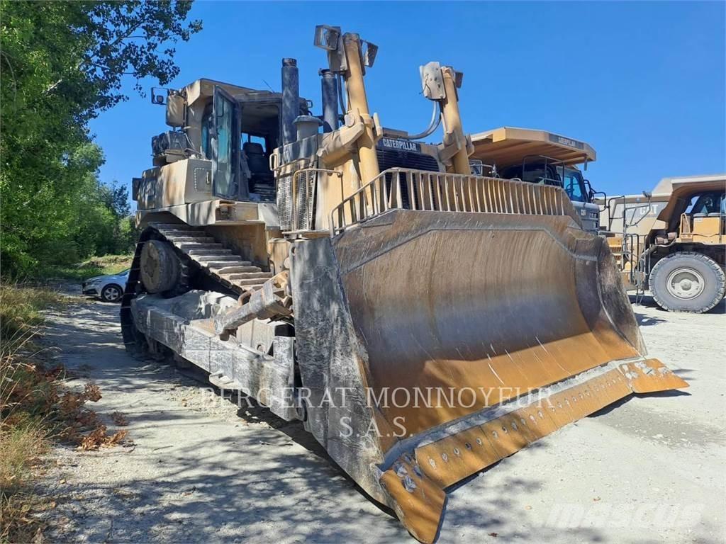 CAT D10T Dozers - Tratores rastos