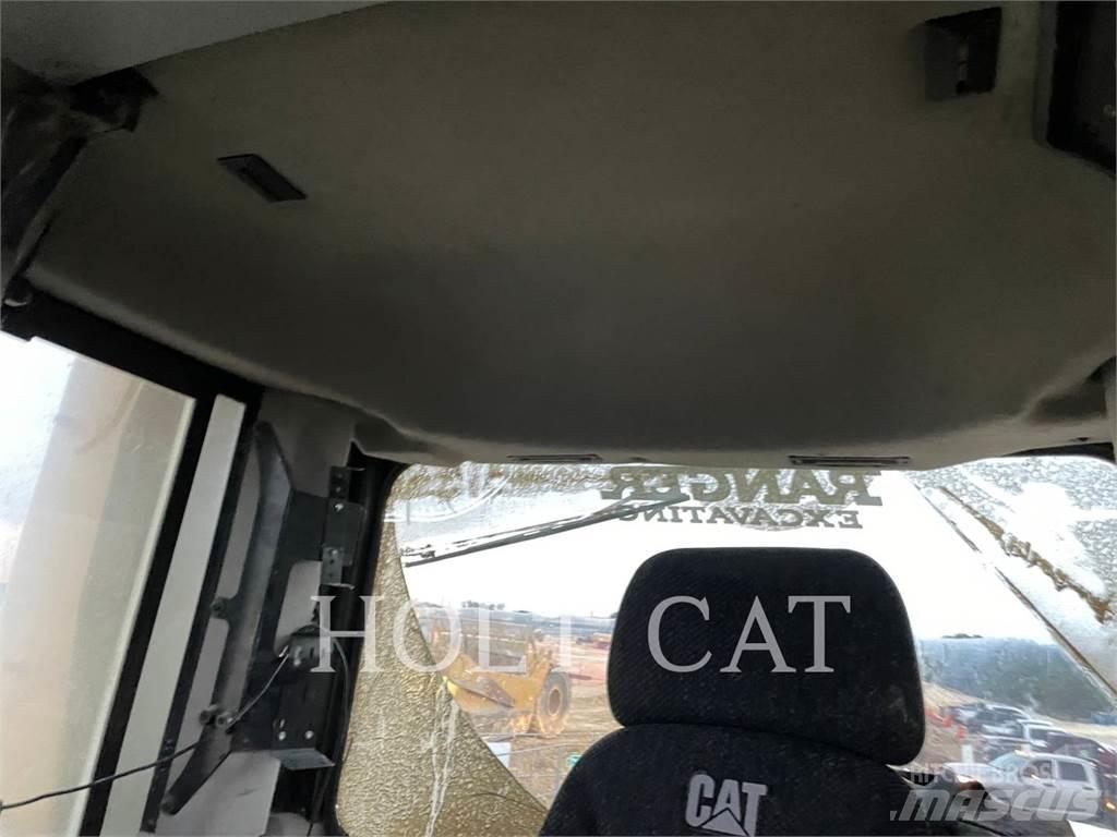 CAT D10T2 Dozers - Tratores rastos