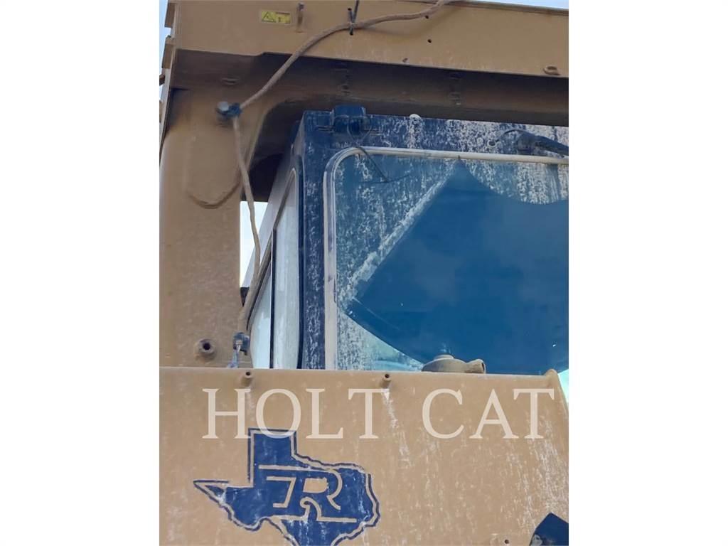 CAT D10T2 Dozers - Tratores rastos