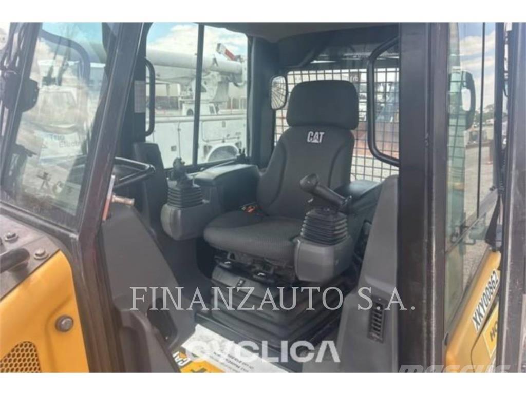 CAT D3 Dozers - Tratores rastos