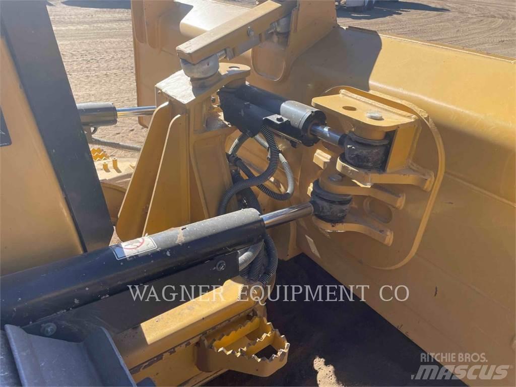 CAT D3 Dozers - Tratores rastos
