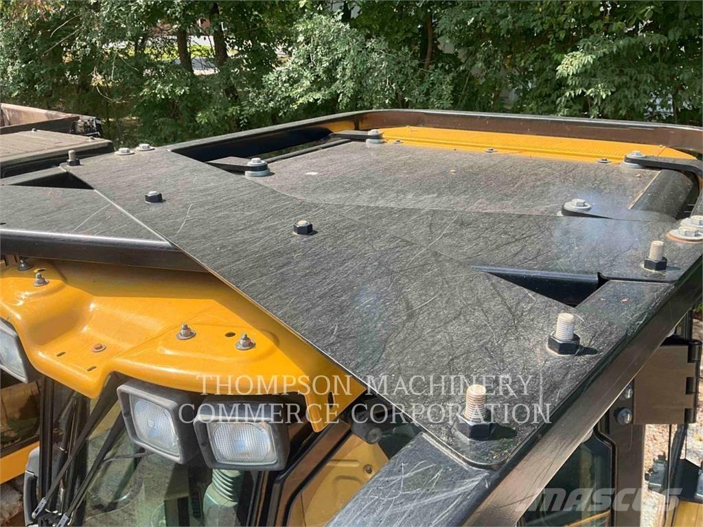 CAT D3-12 Dozers - Tratores rastos
