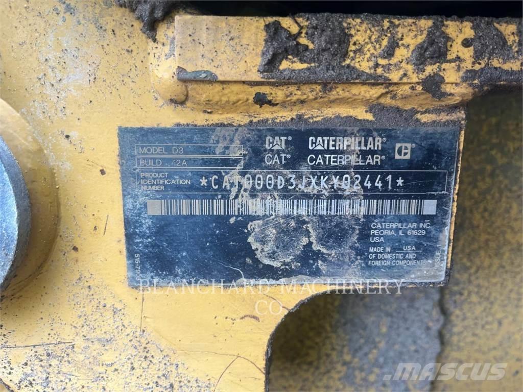CAT D3 LGP Dozers - Tratores rastos