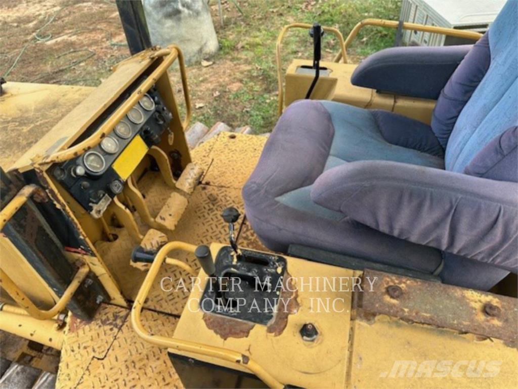 CAT D3BLGP Dozers - Tratores rastos