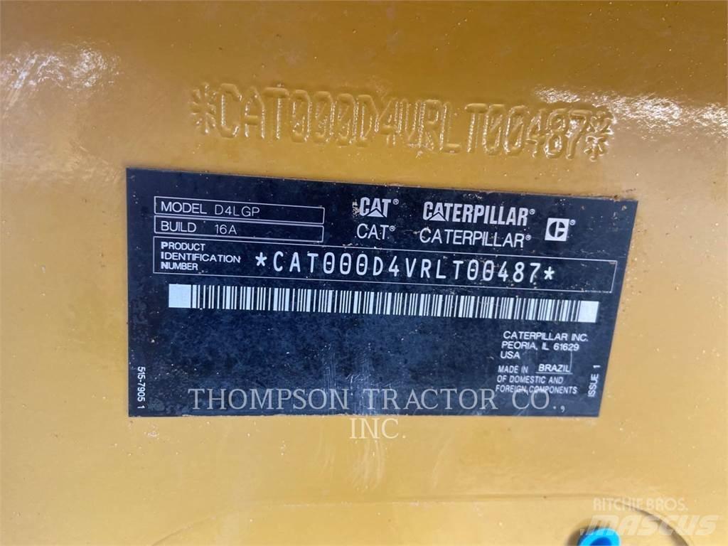 CAT D4 Dozers - Tratores rastos