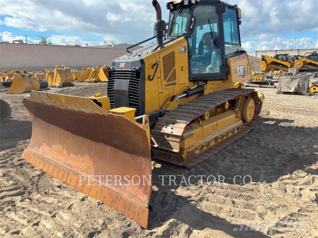 CAT D4 Dozers - Tratores rastos