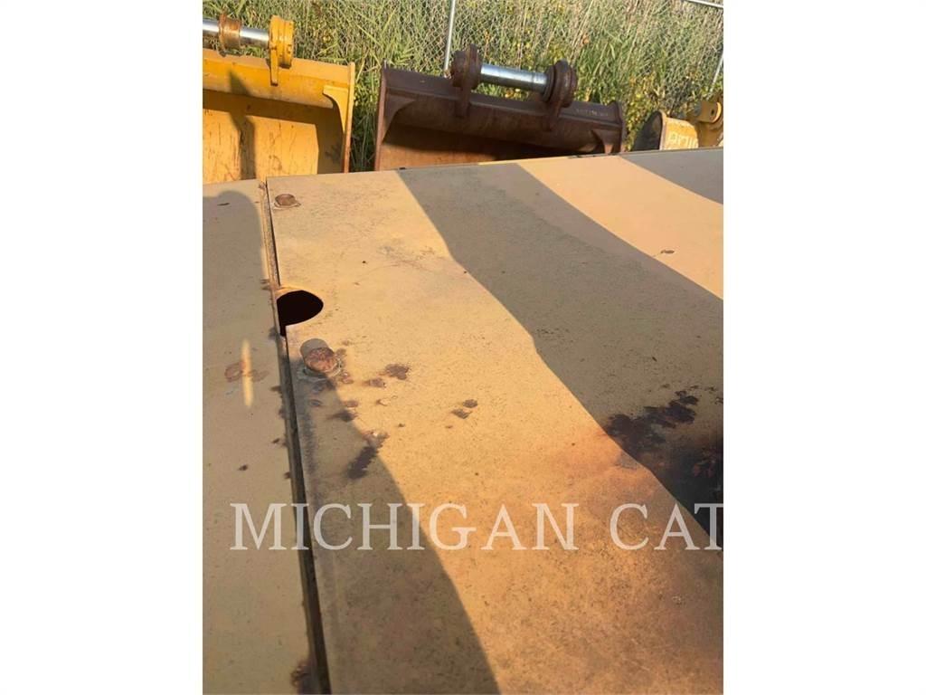 CAT D4H Dozers - Tratores rastos