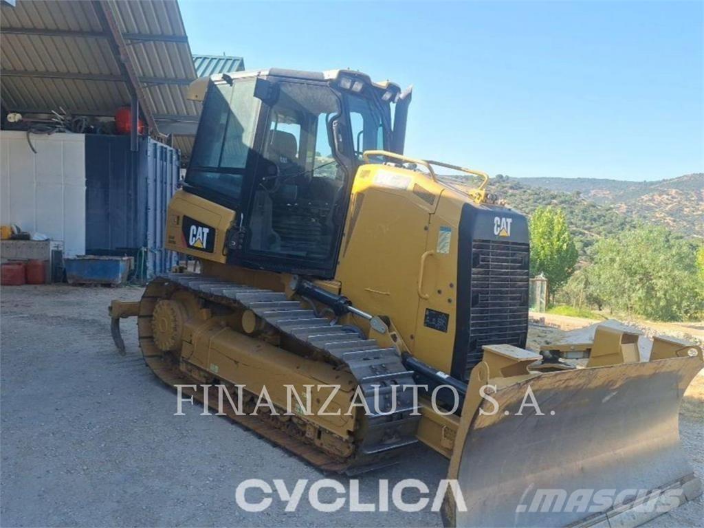CAT D4K2 Dozers - Tratores rastos