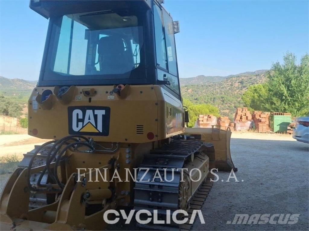 CAT D4K2 Dozers - Tratores rastos