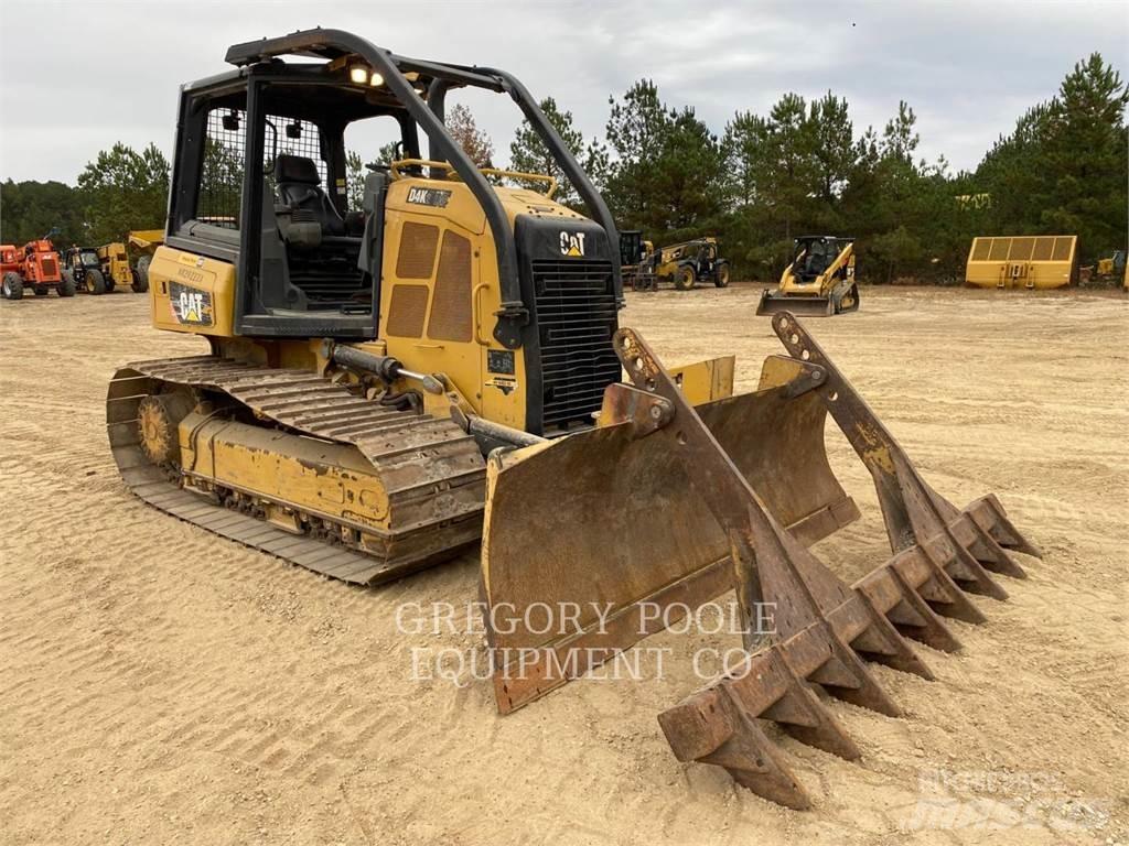 CAT D4K2LGP Dozers - Tratores rastos