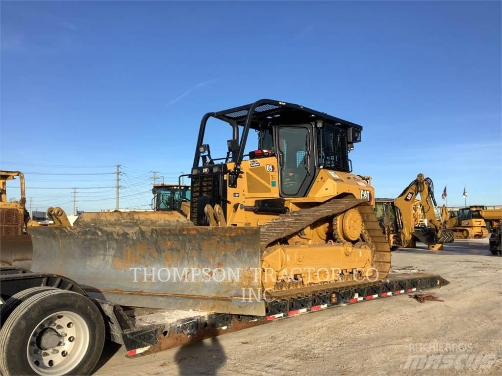 CAT D5 Dozers - Tratores rastos