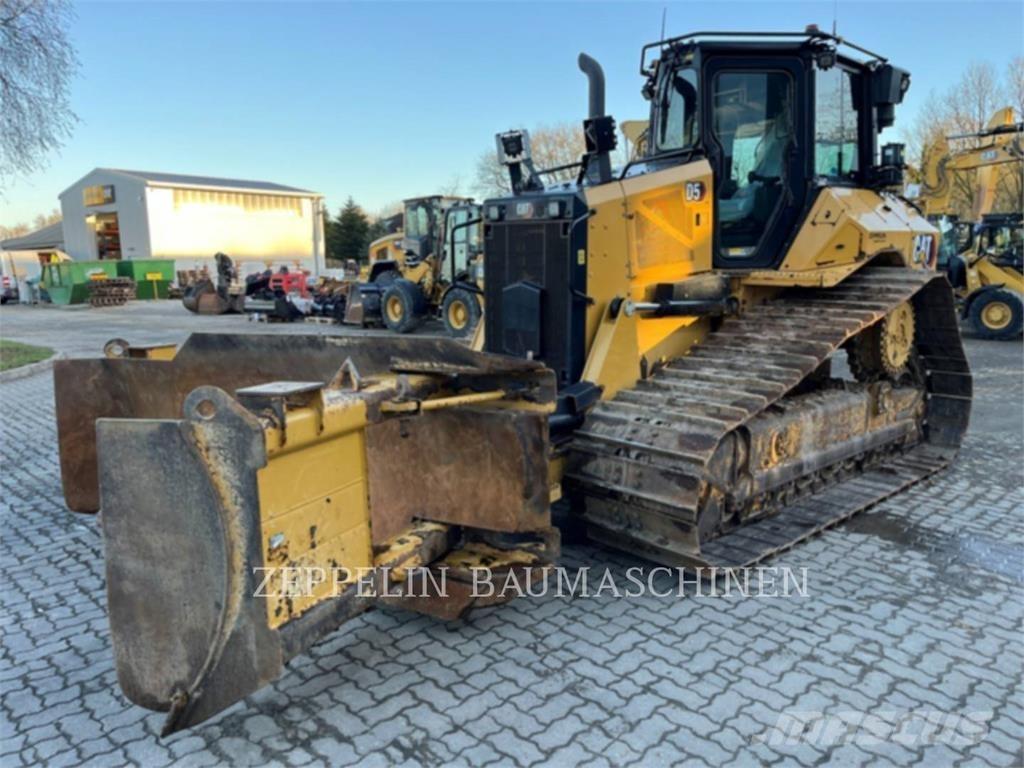 CAT D5 Dozers - Tratores rastos