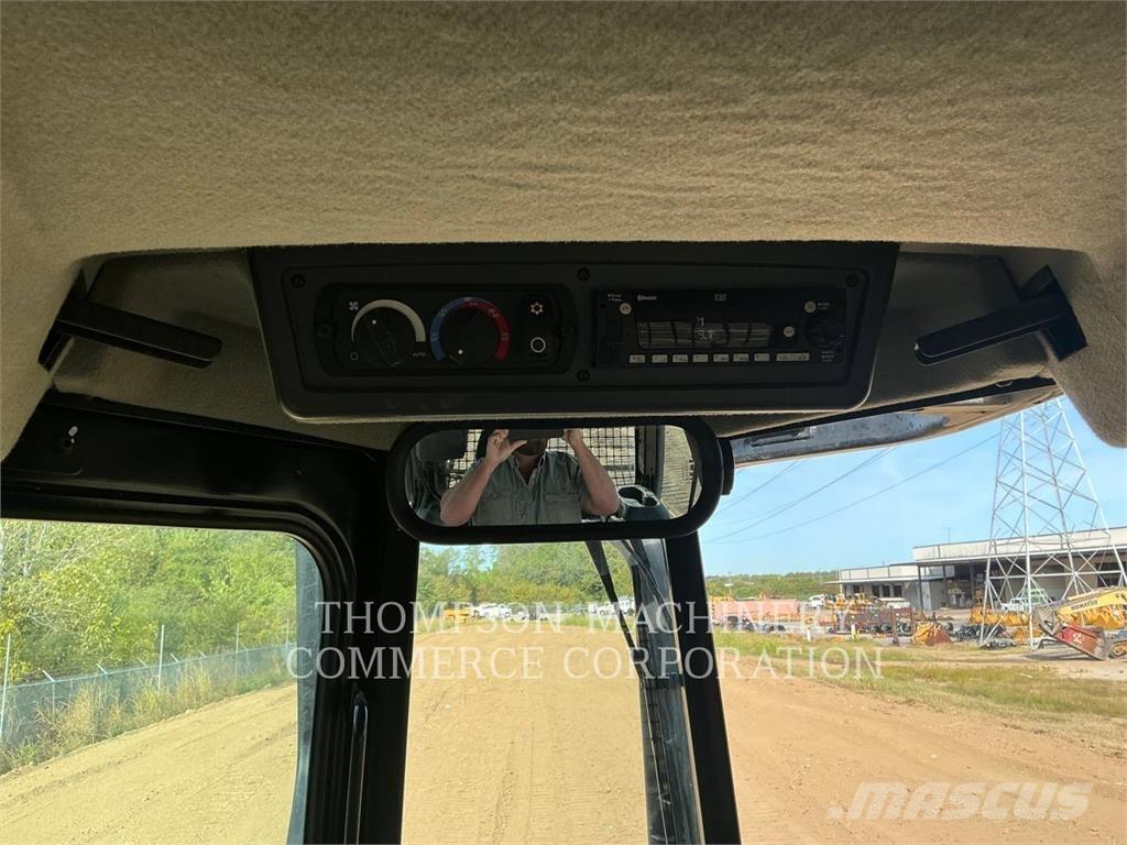 CAT D5 LGP Dozers - Tratores rastos