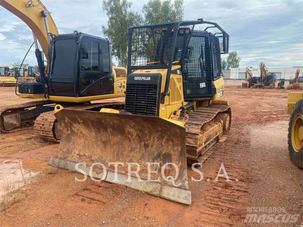 CAT D5K Dozers - Tratores rastos
