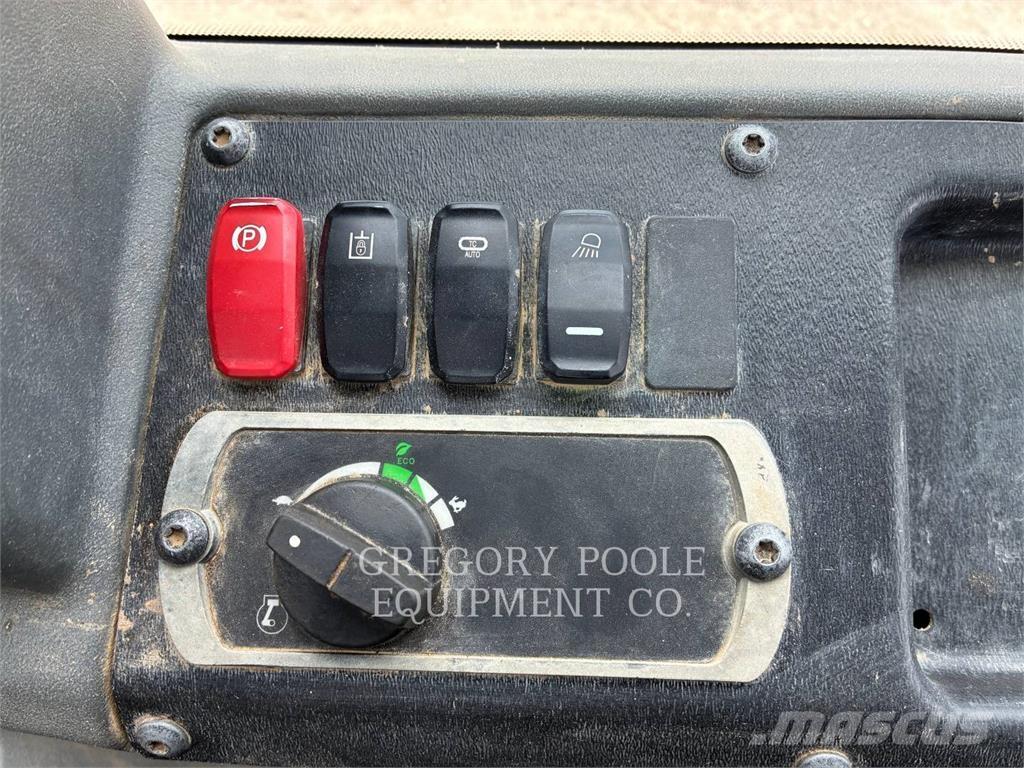 CAT D5K2LGP Dozers - Tratores rastos