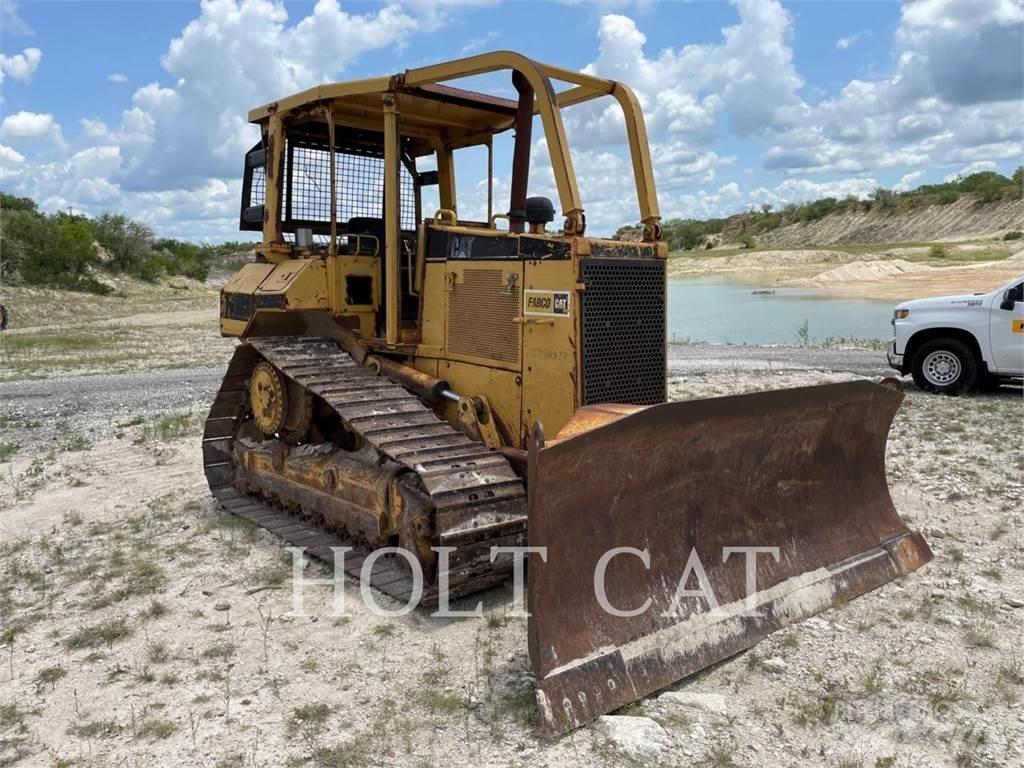 CAT D5M Dozers - Tratores rastos