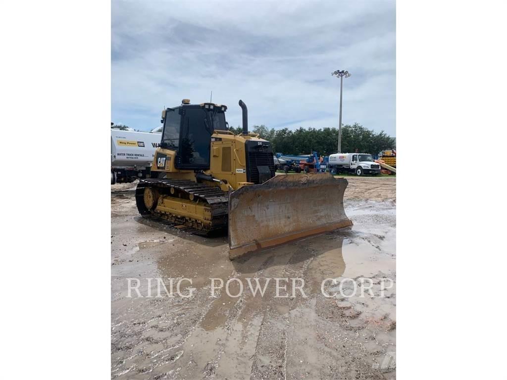 CAT D6K2LGPEW Dozers - Tratores rastos