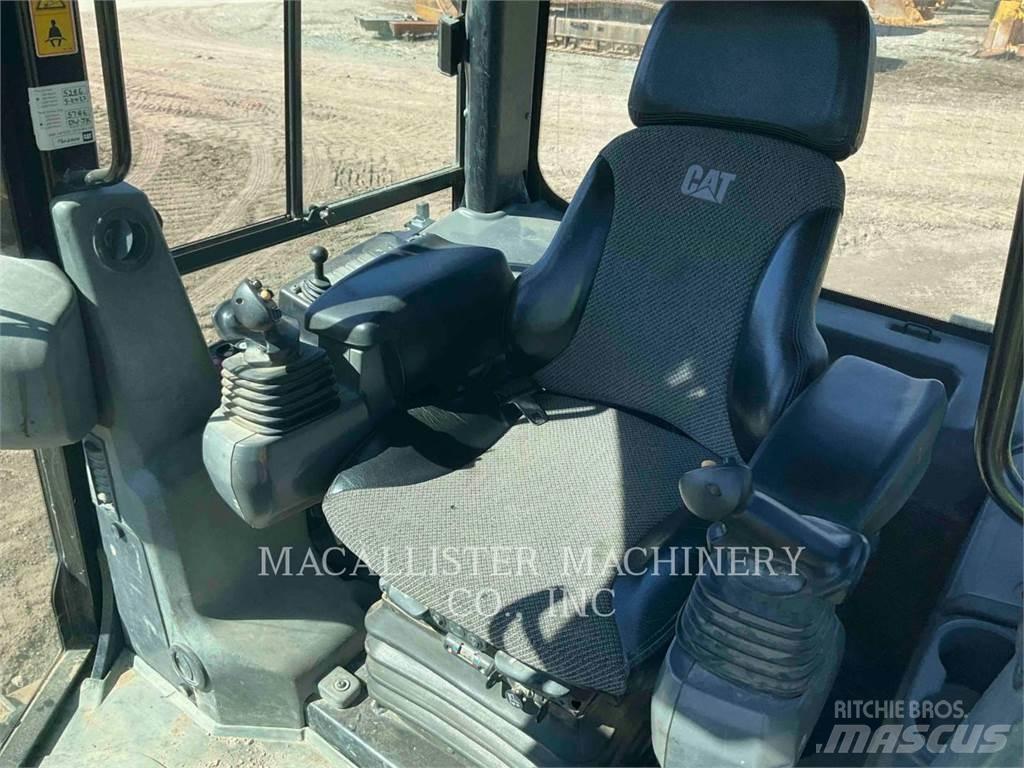 CAT D6K2XL Dozers - Tratores rastos