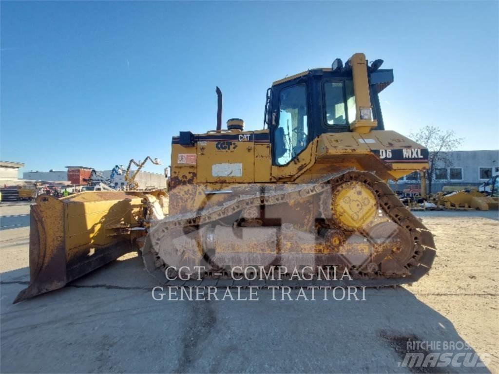 CAT D6M Dozers - Tratores rastos