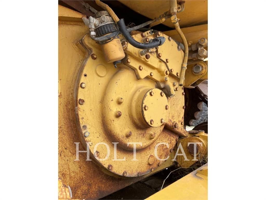 CAT D6M Dozers - Tratores rastos