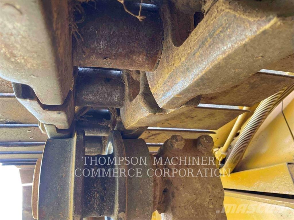 CAT D6M LGP Dozers - Tratores rastos