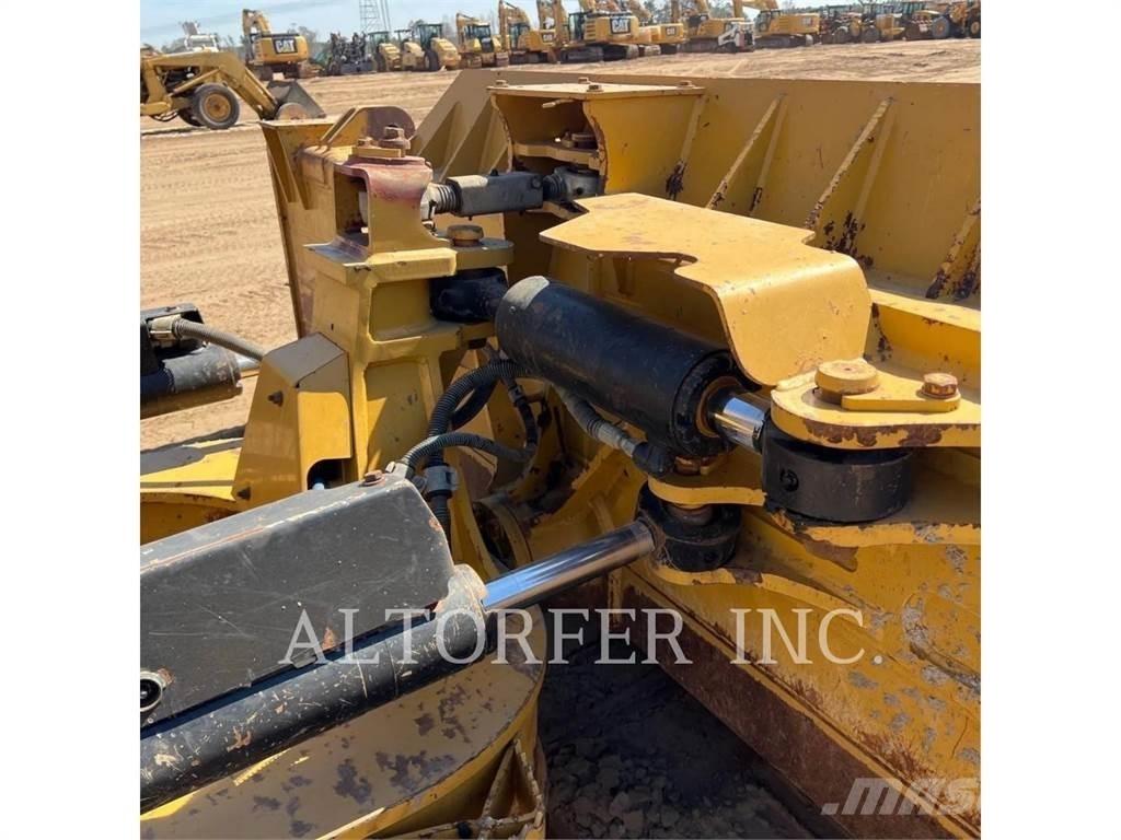 CAT D6N LGP Dozers - Tratores rastos