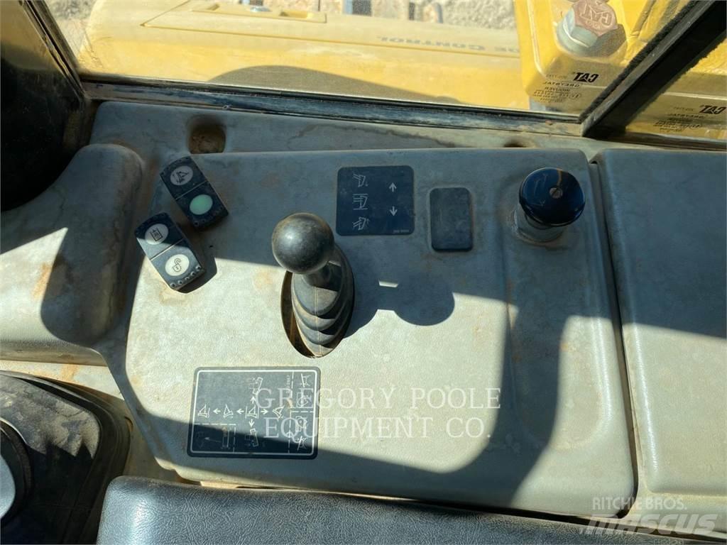 CAT D6NLGP Dozers - Tratores rastos