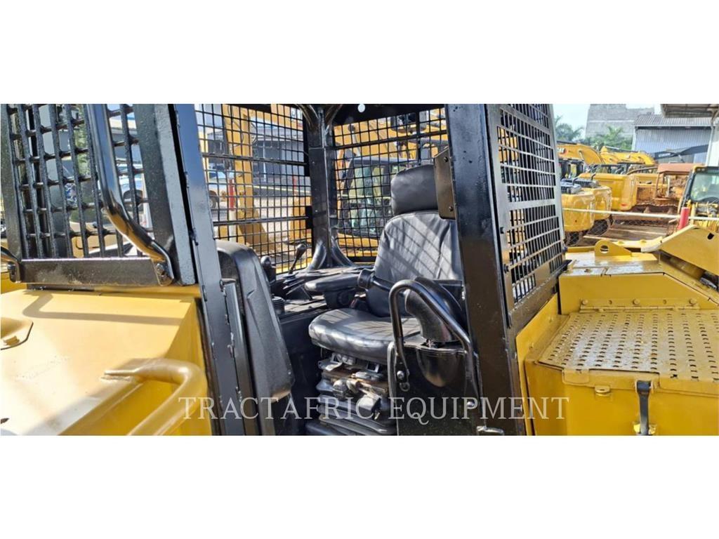 CAT D6R2XL Dozers - Tratores rastos
