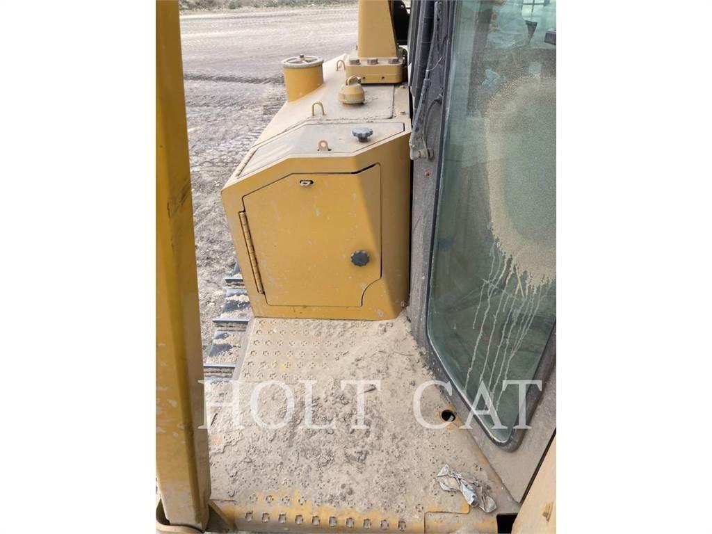 CAT D6T Dozers - Tratores rastos
