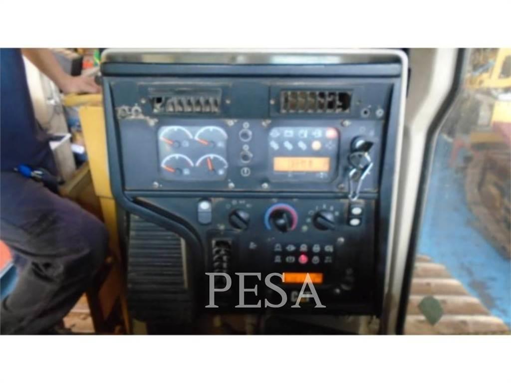 CAT D6T Dozers - Tratores rastos