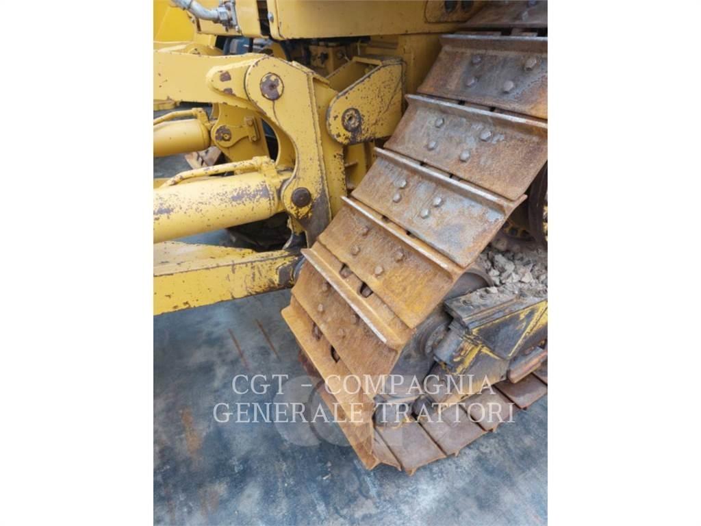 CAT D6T Dozers - Tratores rastos