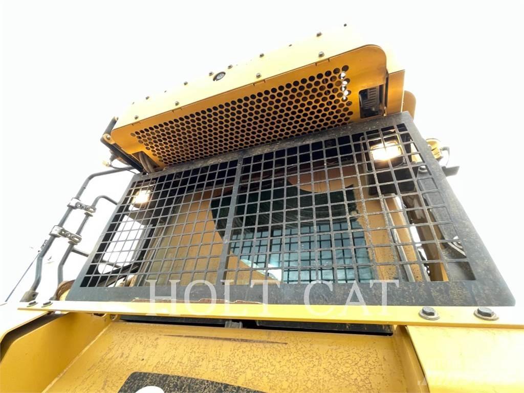 CAT D6T Dozers - Tratores rastos