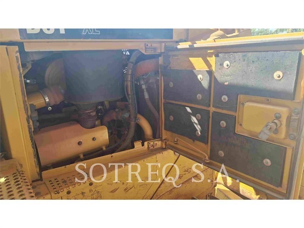 CAT D6T Dozers - Tratores rastos