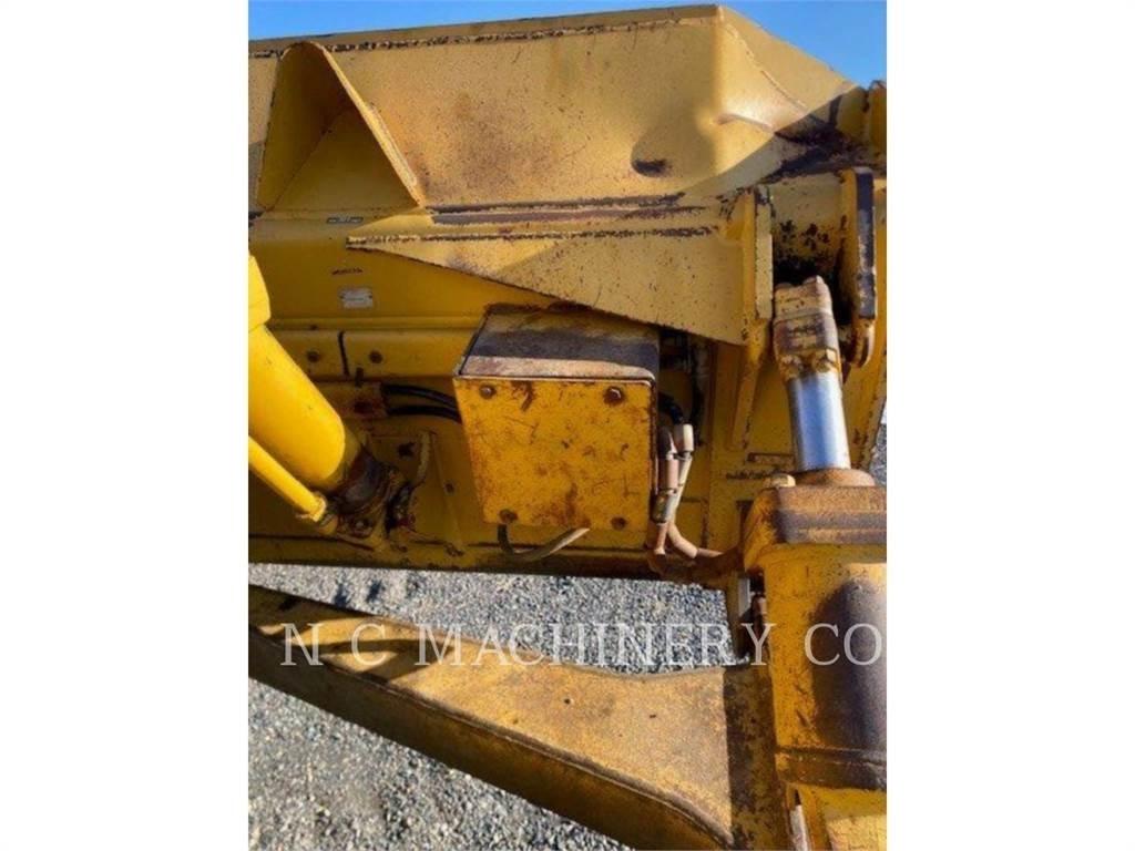 CAT D6T Dozers - Tratores rastos
