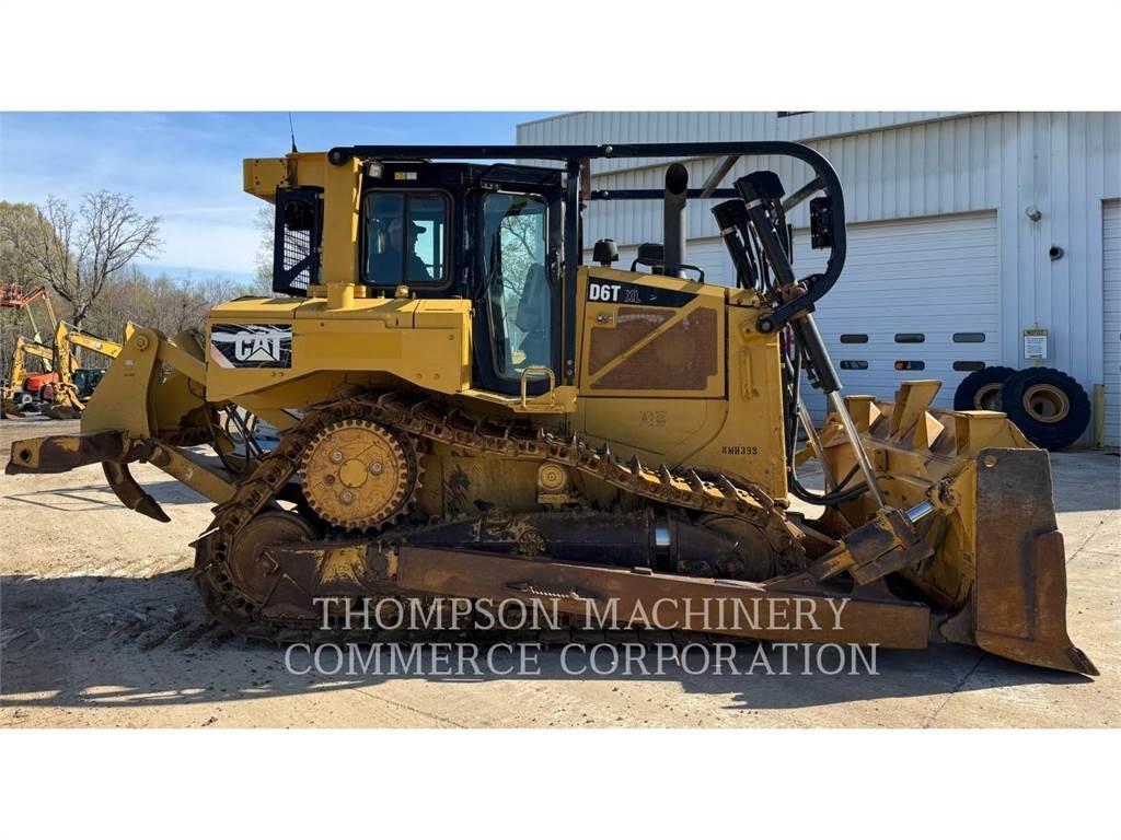 CAT D6T Dozers - Tratores rastos